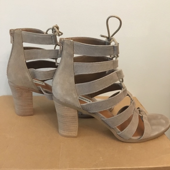 Steve Madden Shootie lace up with zipper - Picture 6 of 8
